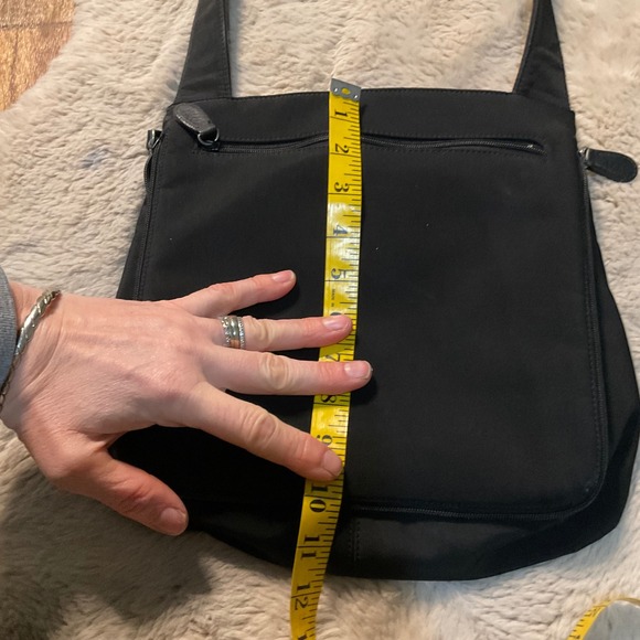 Hobo International Black Crossbody Shoulder Bag Travel Nylon - Picture 3 of 10